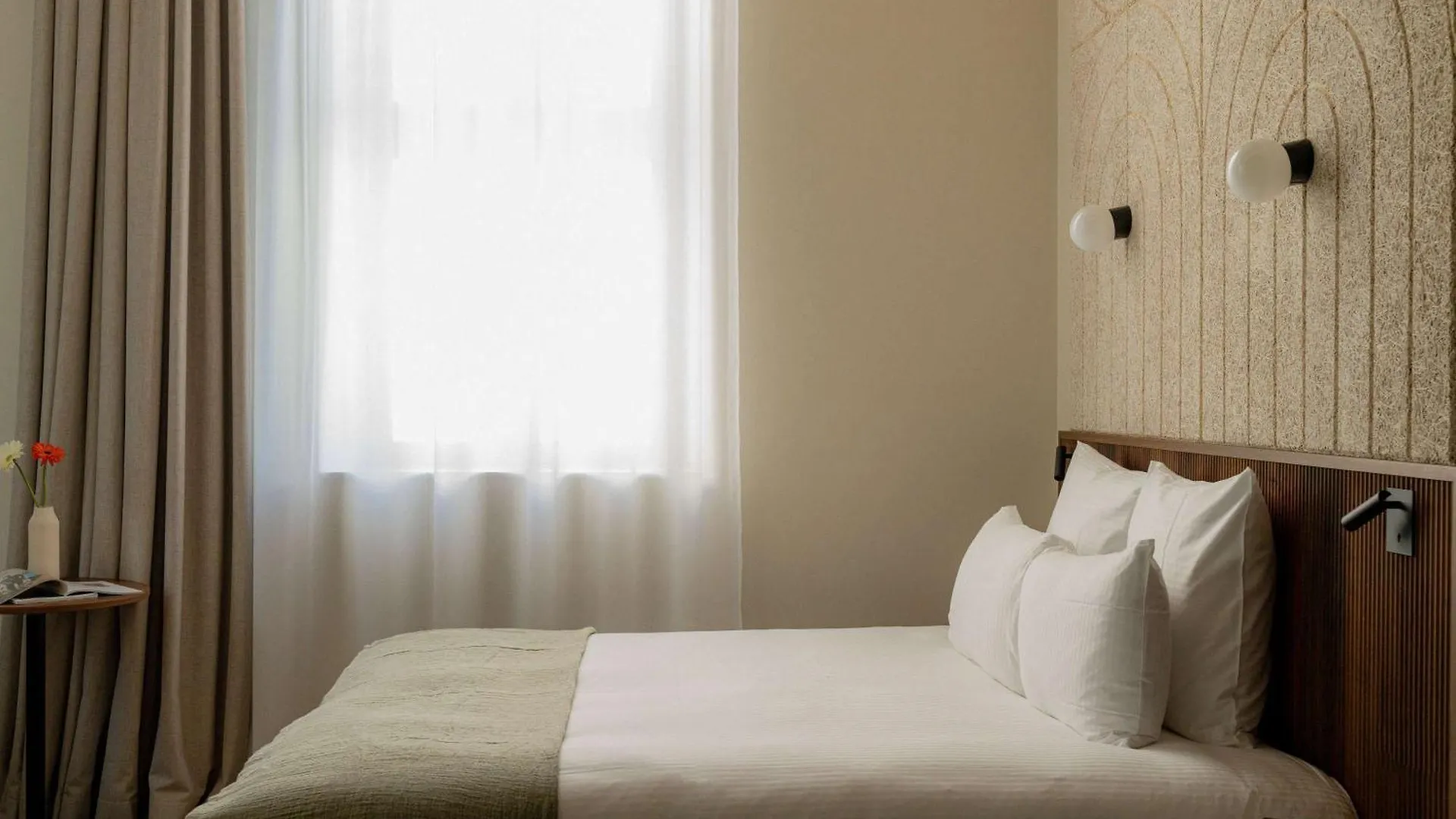 Hotel Fort St Laurent Lyon - Handwritten Collection